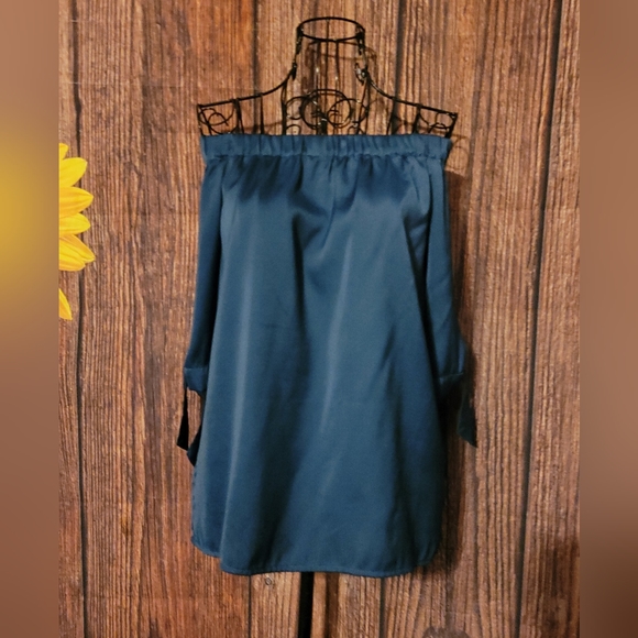 H&M Faux Silk Off-The-Shoulder Blouse - Picture 2 of 5